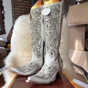 New Corral White Laser Embroidery Studs Heeled Boots cowboy cowgirl tall G1549